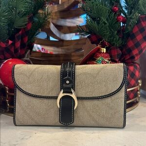 Chic Black and Tan Women's Wallet